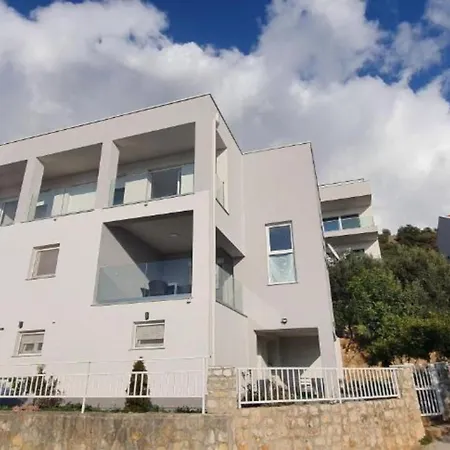 Seka דירה